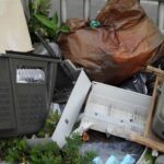 墓参者専用ゴミ置き場に大量不法投棄、関与疑惑の50代男性を送検
