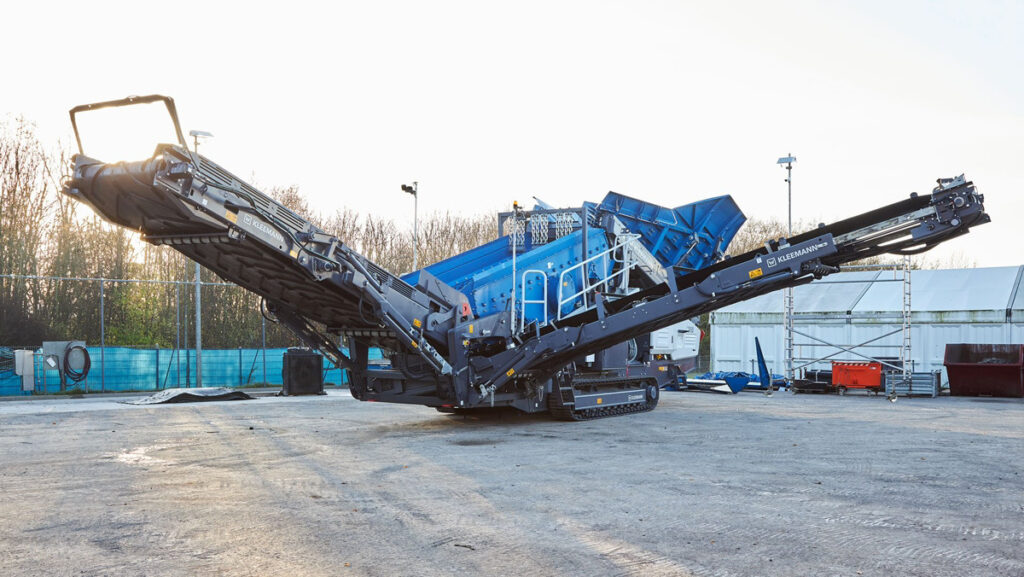 プラスチック廃棄物の再資源化｜品質を高める自走式スクリーン活用法