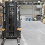 フォークリフトを無資格運転、作業員が死亡|産廃処理会社を書類送検
