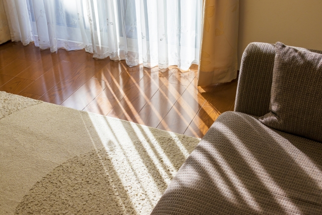 カーペットをうまく切るコツは？分別方法と捨て方の注意点を解説