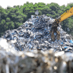 住宅街に現れた産業廃棄物やがれきの山　行政処分　京都市