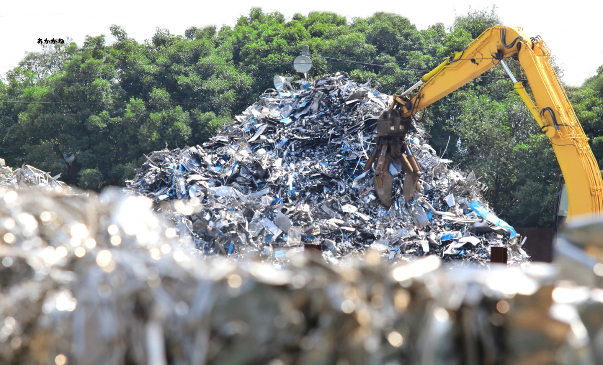 住宅街に現れた産業廃棄物やがれきの山 行政処分 京都市