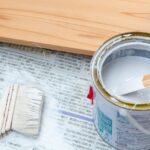 大量のペンキの捨て方は？塗料固化剤の使い方やNGな処分方法を解説